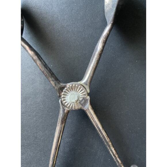 Vintage Silver Plated Serving Tongs Scissor Style Salad Server Servingware - Picture 3 of 6